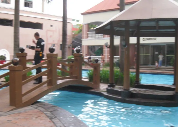 California Garden Square Manila