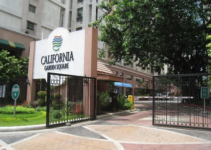 California Garden Square Apartment *