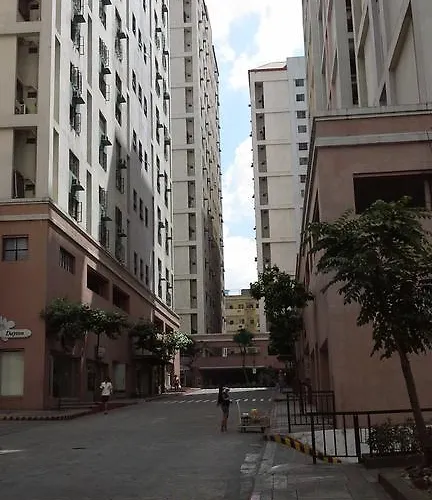 California Garden Square Manila