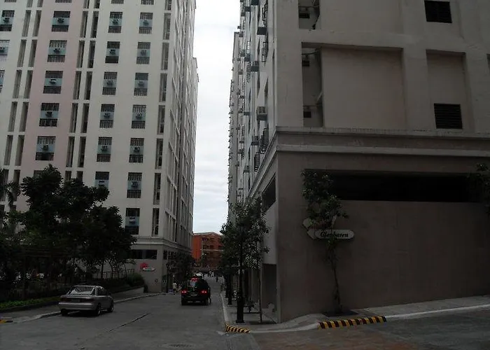 California Garden Square Apartment