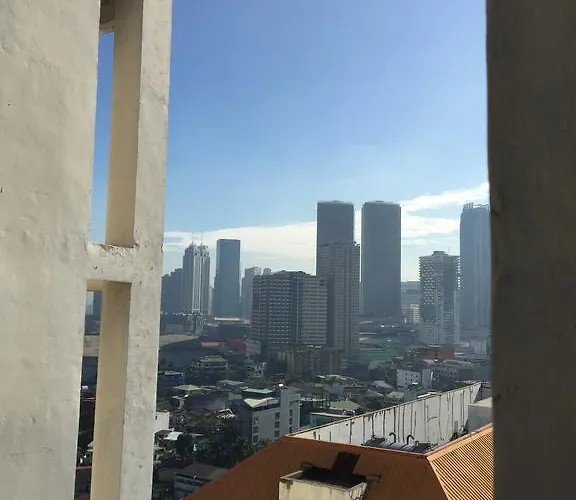 California Garden Square Apartment Manila